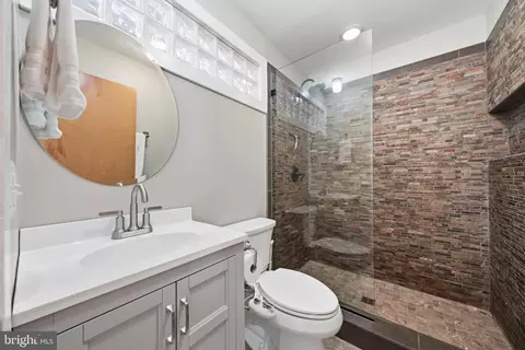 Bath - 6303 Winpenny Dr, Frederick, MD 21702 photo 4 of 5