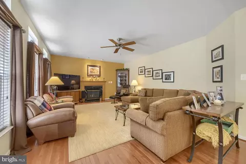 Living - 9063 Major Smith Ln, Frederick, MD 21704 photo 1 of 1