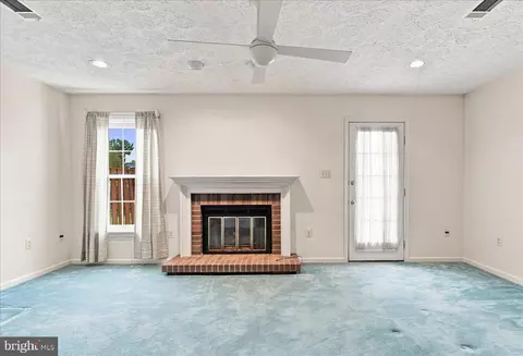 Living - 511 Sugarbush Cir, Frederick, MD 21703 photo 4 of 4
