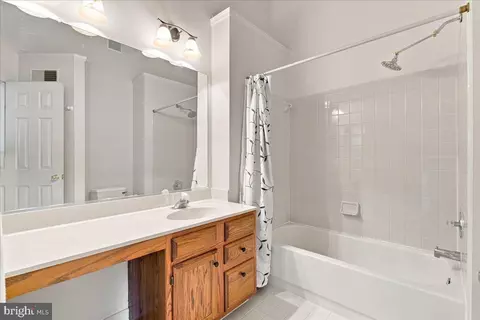 Bath - 511 Sugarbush Cir, Frederick, MD 21703 photo 5 of 6