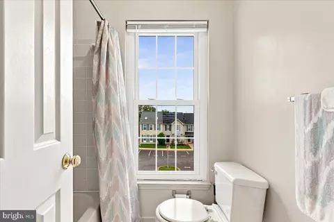 Bath - 511 Sugarbush Cir, Frederick, MD 21703 photo 3 of 6