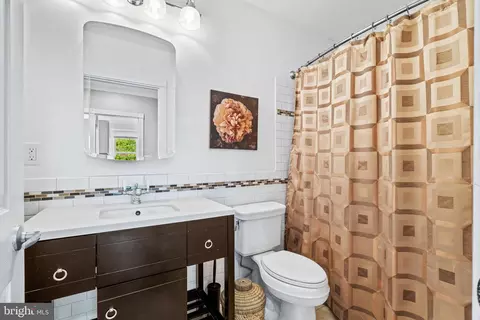 Bath - 336 E 3rd St, Frederick, MD 21701 photo 2 of 2