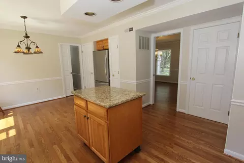Entry Way - 8102 Claiborne Ct, Frederick, MD 21702 photo 2 of 4