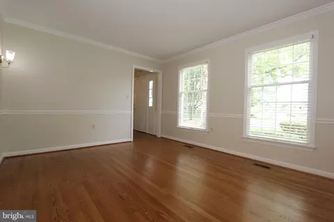 Living - 8102 Claiborne Ct, Frederick, MD 21702 photo 5 of 7