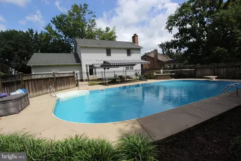 Exterior - 8102 Claiborne Ct, Frederick, MD 21702 photo 12 of 20