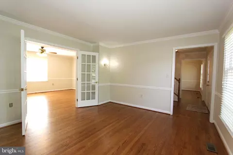 Living - 8102 Claiborne Ct, Frederick, MD 21702 photo 4 of 7