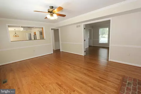 Living - 8102 Claiborne Ct, Frederick, MD 21702 photo 3 of 7