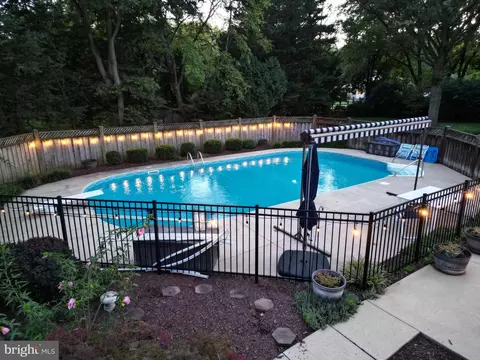 Exterior - 8102 Claiborne Ct, Frederick, MD 21702 photo 3 of 20
