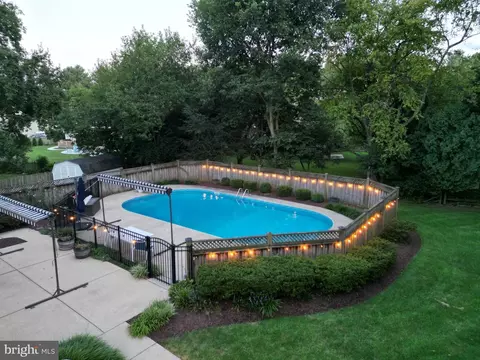 Exterior - 8102 Claiborne Ct, Frederick, MD 21702 photo 8 of 20