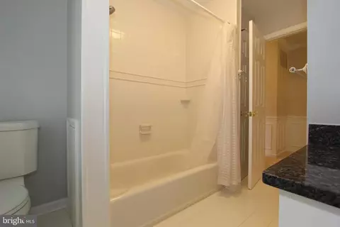 Bath - 8102 Claiborne Ct, Frederick, MD 21702 photo 7 of 7