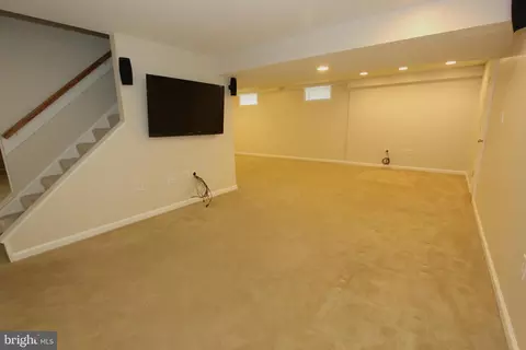 Living - 8102 Claiborne Ct, Frederick, MD 21702 photo 7 of 7