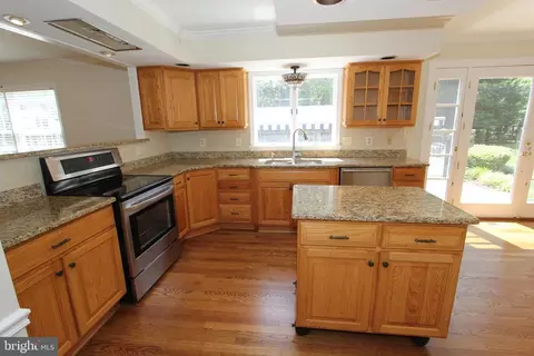 Kitchen - 8102 Claiborne Ct, Frederick, MD 21702 photo 3 of 4