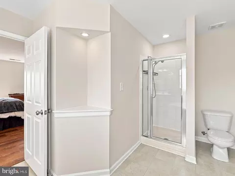 Bath - 2124 Caisson Rd, Frederick, MD 21702 photo 2 of 3