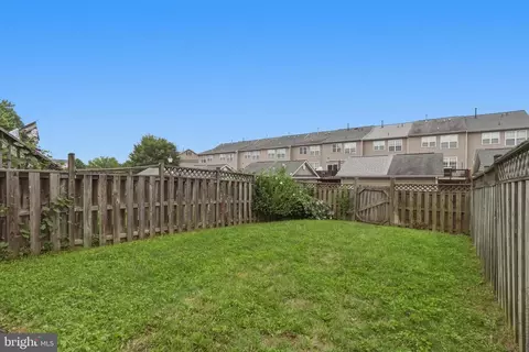 Exterior - 1904 Fieldstone Way, Frederick, MD 21702 photo 3 of 8