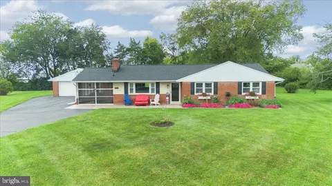 Exterior - 7910 Longmeadow Dr, Frederick, MD 21701 photo 9 of 11