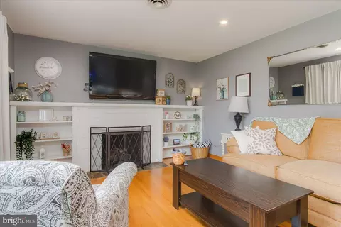 Living - 7910 Longmeadow Dr, Frederick, MD 21701 photo 2 of 3