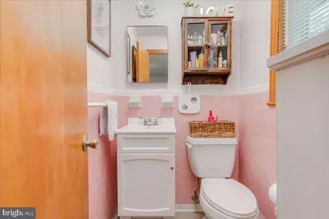 Bath - 7910 Longmeadow Dr, Frederick, MD 21701 photo 1 of 3