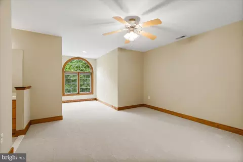 Bedroom - 7355 Kehne Rd, Frederick, MD 21702 photo 8 of 10