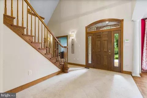 Entry Way - 7355 Kehne Rd, Frederick, MD 21702 photo 3 of 9