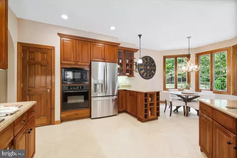 Kitchen - 7355 Kehne Rd, Frederick, MD 21702 photo 5 of 5