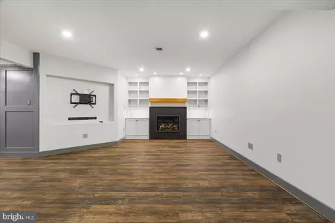 Living - 7355 Kehne Rd, Frederick, MD 21702 photo 7 of 7