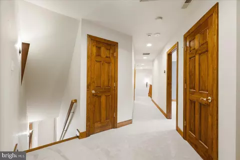 Entry Way - 7355 Kehne Rd, Frederick, MD 21702 photo 8 of 9