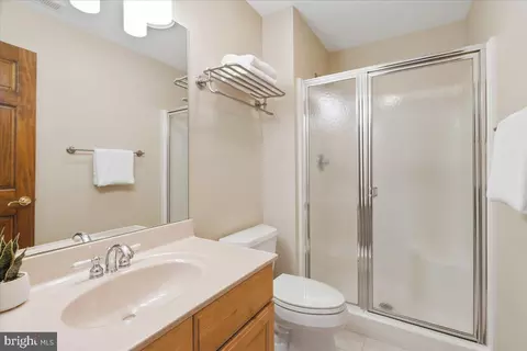 Bath - 7355 Kehne Rd, Frederick, MD 21702 photo 4 of 6