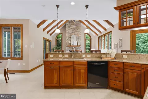 Kitchen - 7355 Kehne Rd, Frederick, MD 21702 photo 4 of 5