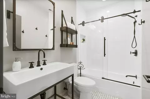 Bath - 7355 Kehne Rd, Frederick, MD 21702 photo 6 of 6