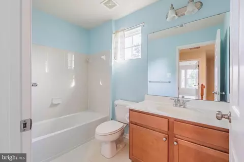 Entry Way - 122 Sunlight Ct, Frederick, MD 21702 photo 5 of 9