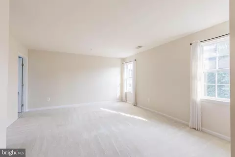 Living - 122 Sunlight Ct, Frederick, MD 21702 photo 6 of 8