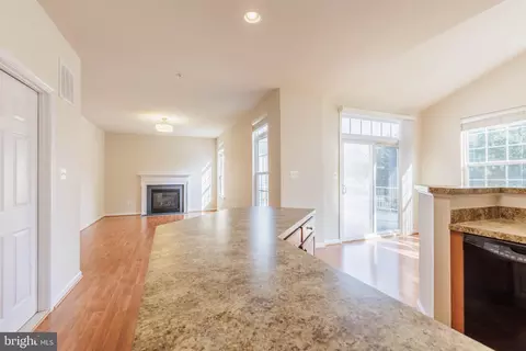 Living - 122 Sunlight Ct, Frederick, MD 21702 photo 3 of 8