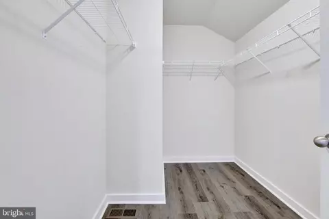 Entry Way - 2063 Chamberlain Dr, Frederick, MD 21702 photo 8 of 10