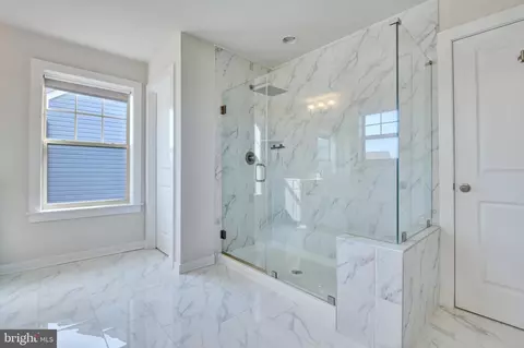 Entry Way - 2063 Chamberlain Dr, Frederick, MD 21702 photo 5 of 10