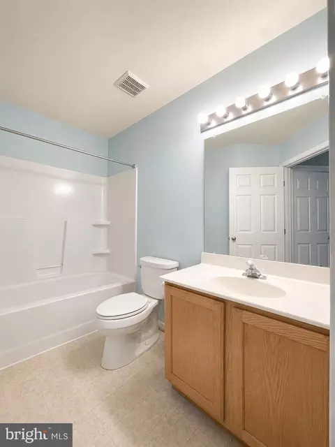 Bath - 3544 Winthrop Ln, Frederick, MD 21704 photo 1 of 1