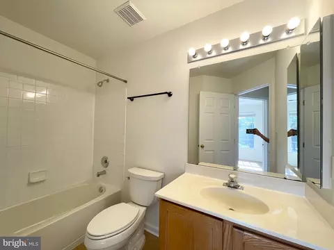 Bath - 3544 Winthrop Ln, Frederick, MD 21704 photo 1 of 3