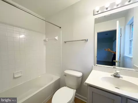 Bath - 3544 Winthrop Ln, Frederick, MD 21704 photo 2 of 3