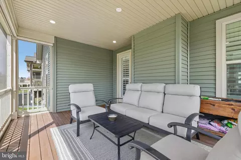 Exterior - 2814 Camomile Dr E, Frederick, MD 21704 photo 5 of 14