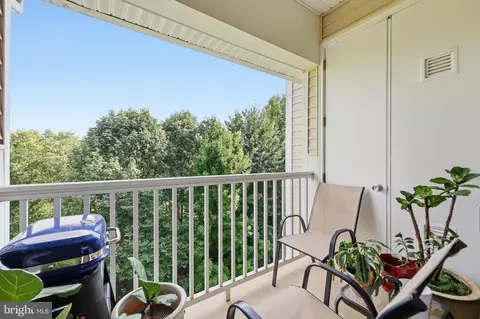 Exterior - 2500 Waterside Dr #316, Frederick, MD 21701 photo 1 of 9