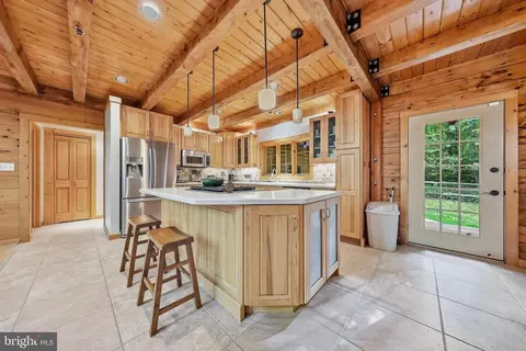 Kitchen - 14520 Ridenour Rd, Smithsburg, MD 21783 photo 2 of 5