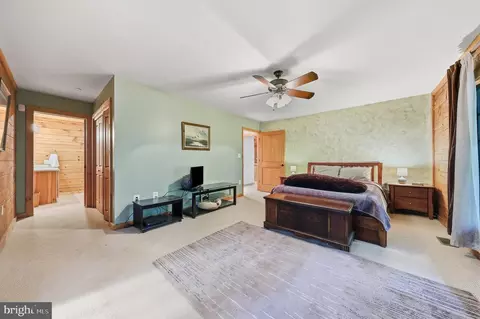 Bedroom - 14520 Ridenour Rd, Smithsburg, MD 21783 photo 4 of 6