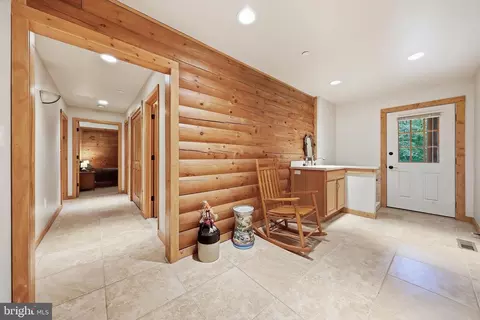 Entry Way - 14520 Ridenour Rd, Smithsburg, MD 21783 photo 1 of 4