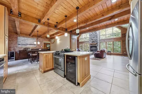 Kitchen - 14520 Ridenour Rd, Smithsburg, MD 21783 photo 4 of 5