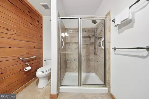 Bath - 14520 Ridenour Rd, Smithsburg, MD 21783 photo 2 of 4