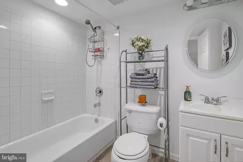 Bath - 800 Aztec Dr, Frederick, MD 21701 photo 5 of 5