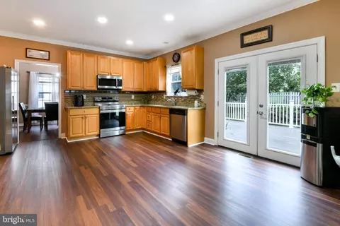 Entry Way - 800 Aztec Dr, Frederick, MD 21701 photo 2 of 5