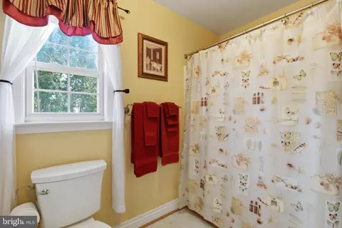 Bath - 800 Aztec Dr, Frederick, MD 21701 photo 2 of 5