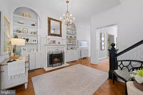 Entry Way - 201 E 2nd St, Frederick, MD 21701 photo 3 of 14