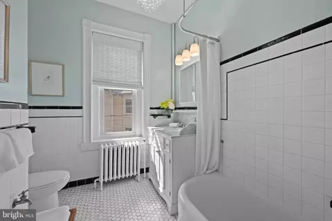 Bath - 201 E 2nd St, Frederick, MD 21701 photo 2 of 4