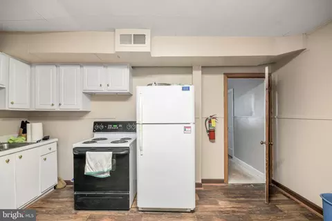 Entry Way - 9624 Liberty Rd, Frederick, MD 21701 photo 6 of 8